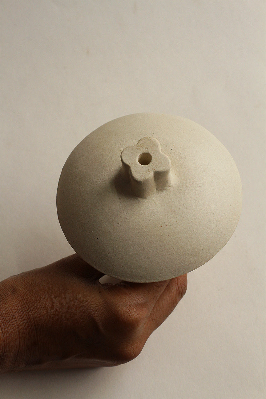 Kibble vase 11