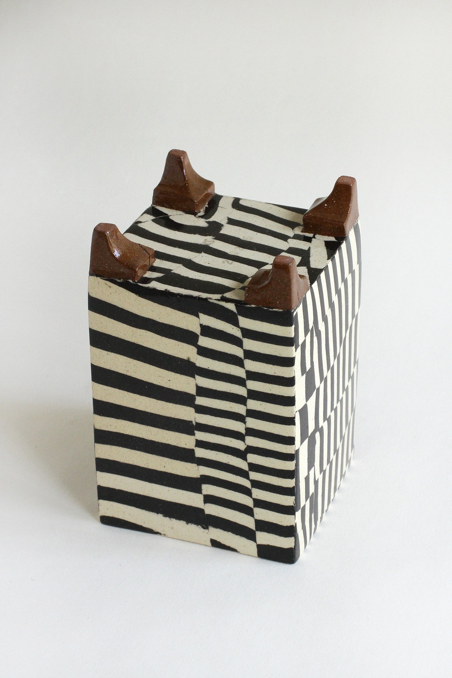 Nerikomi Rectangular holder - 02