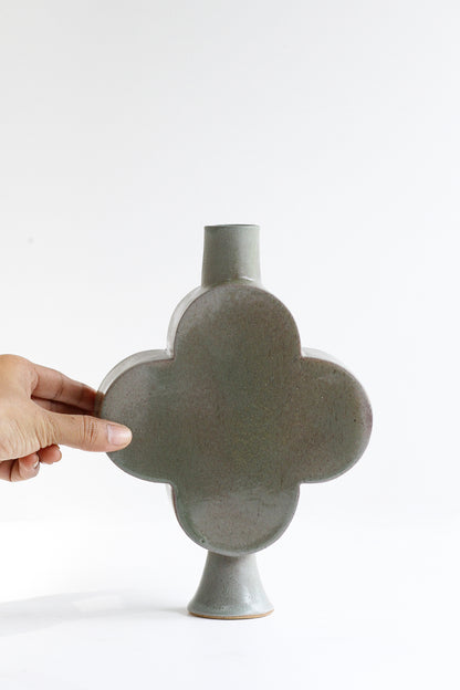 04 Kibble Vase - M