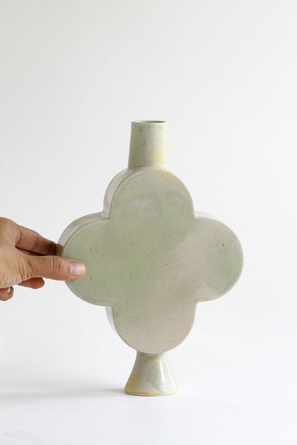 05 Kibble Vase - M