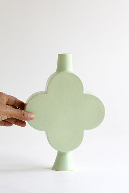 06 Kibble Vase - M