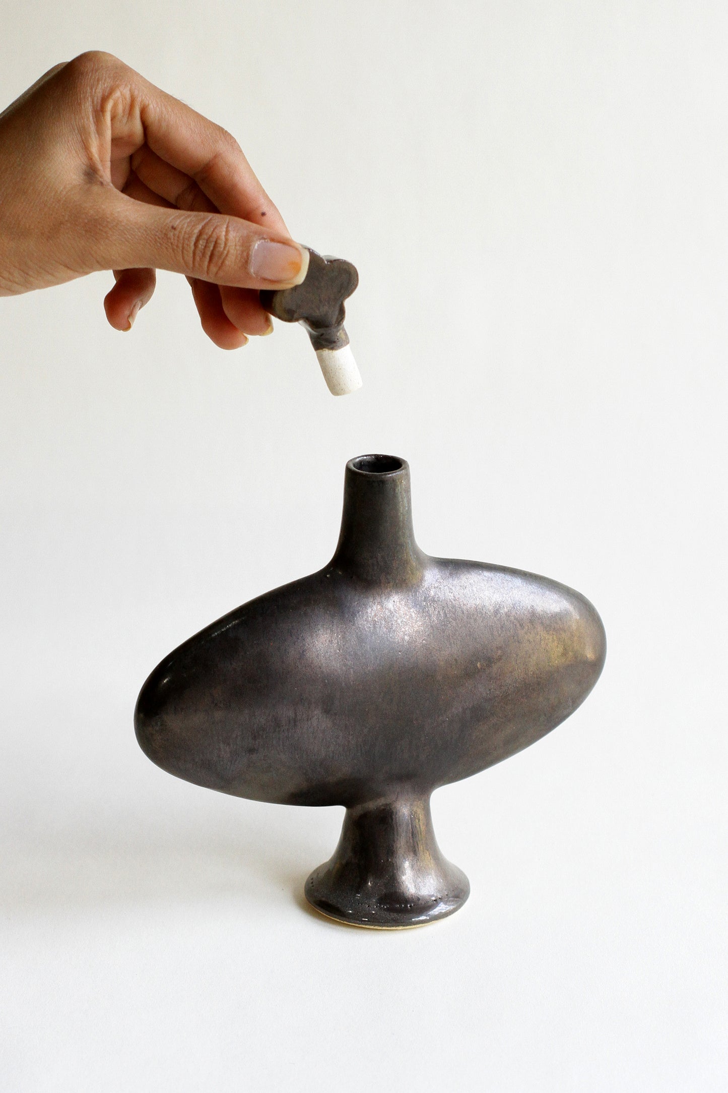 Vase with stopper - Metallic