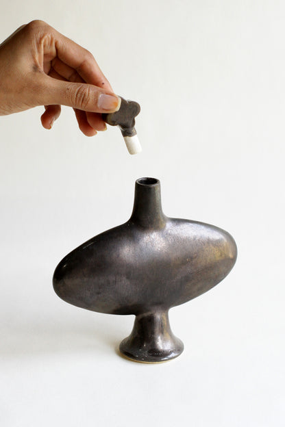 Vase with stopper - Metallic