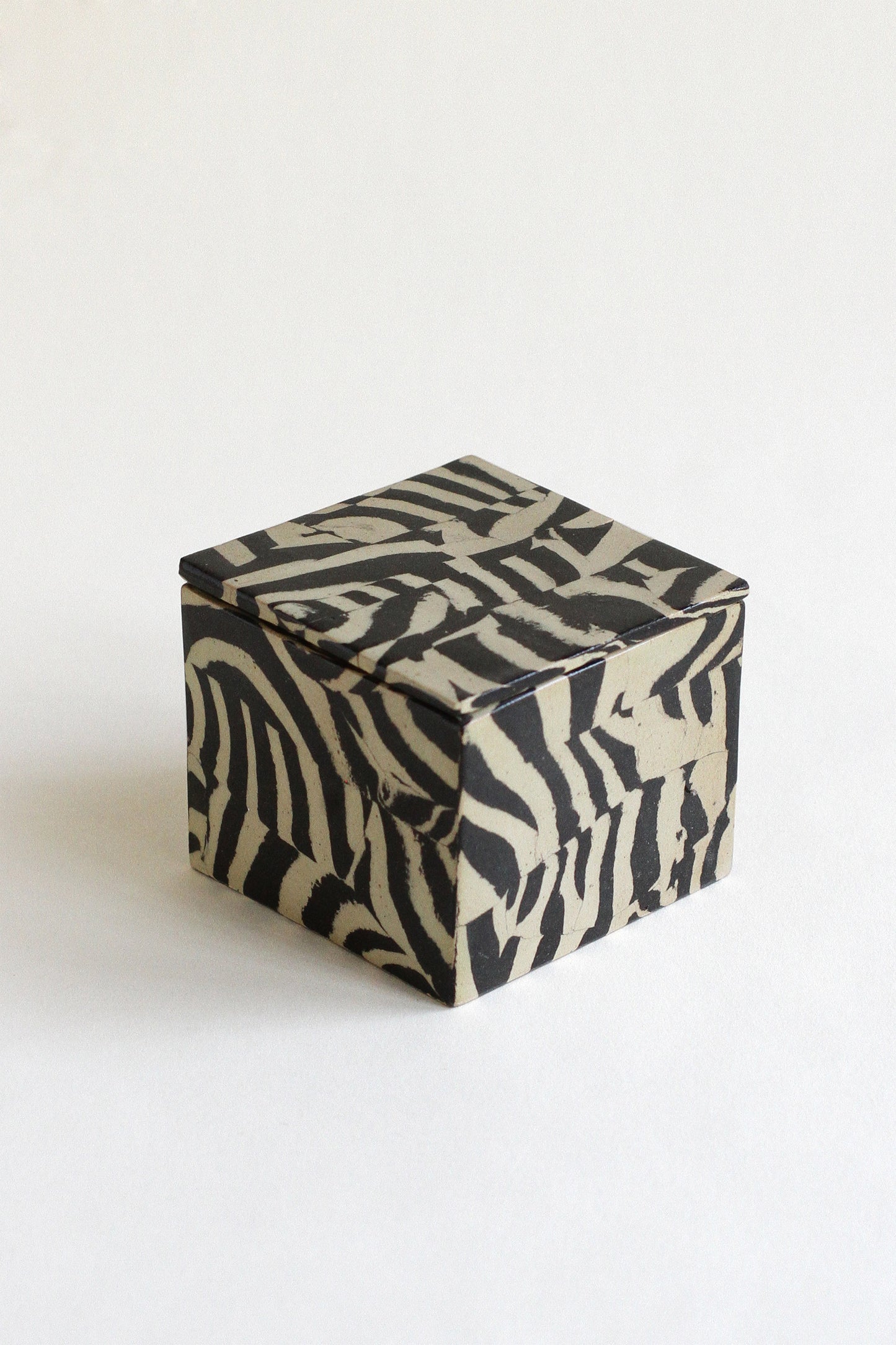 Nerikomi Lidded box 01