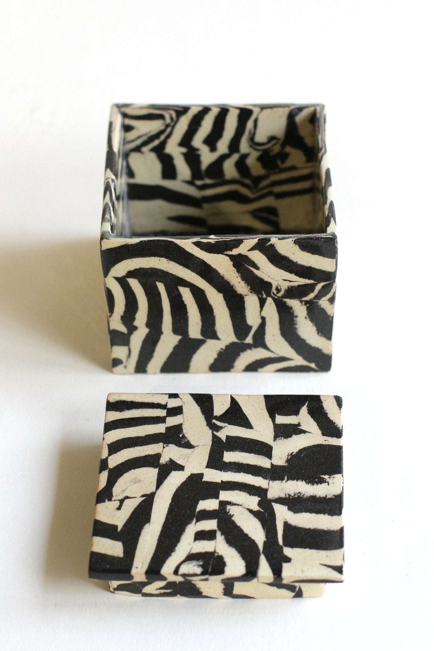 Nerikomi Lidded box 01