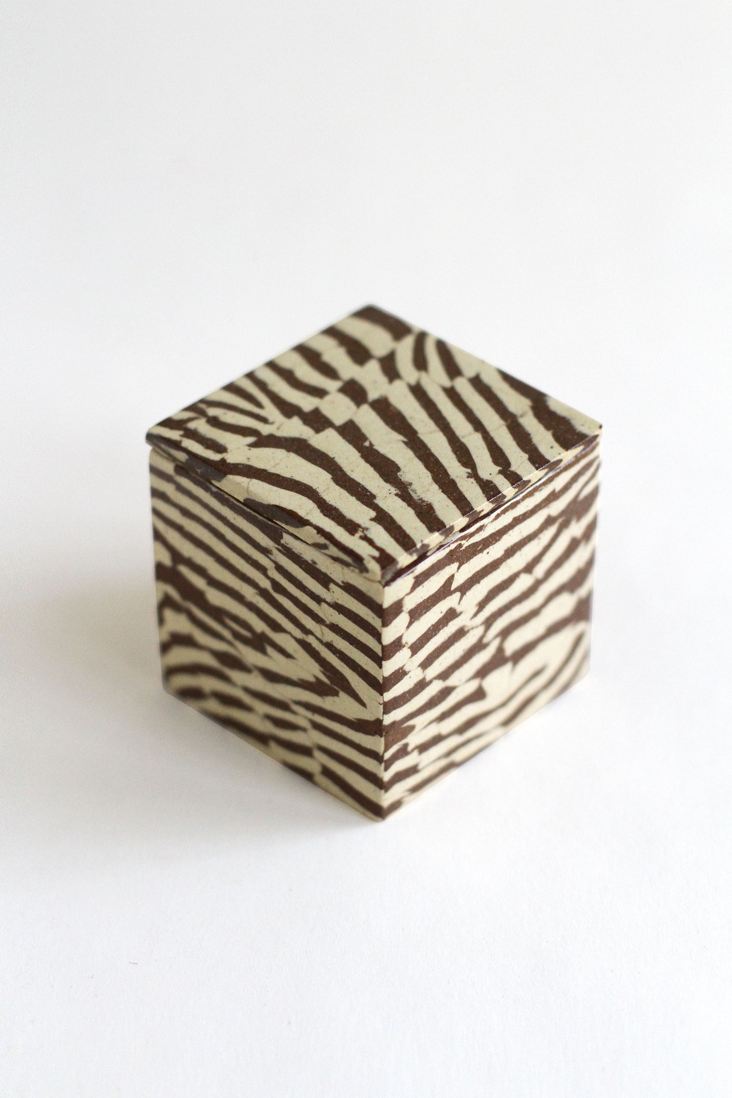 Nerikomi Lidded box 06