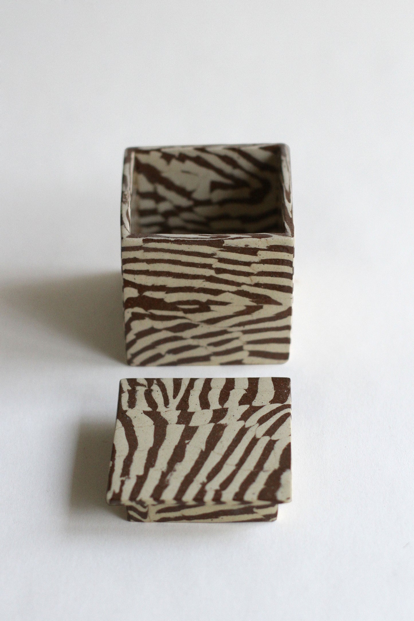 Nerikomi Lidded box 06