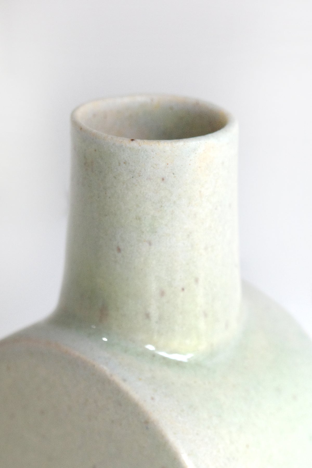 05 Kibble Vase - M