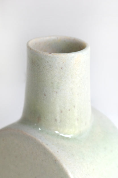 05 Kibble Vase - M