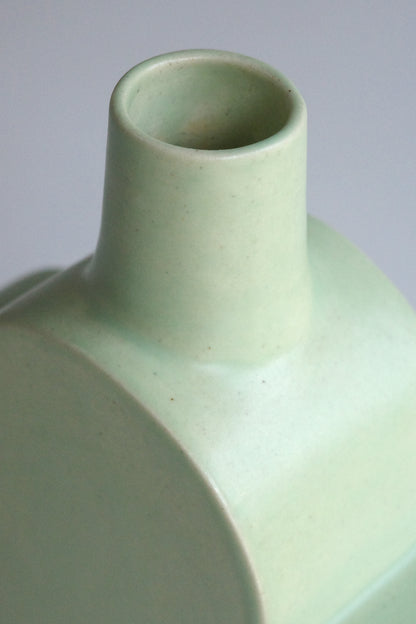 06 Kibble Vase - M